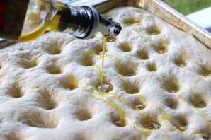 Фокачча с маслинами и розмарином - фото шаг 11