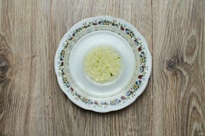 Салат из огурцов с базиликом - фото шаг 6
