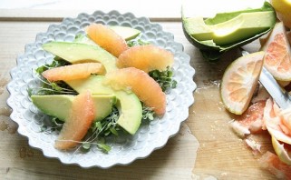 Салат крабовый с апельсинами - фото шаг 4