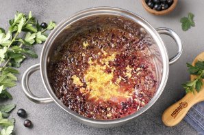 Варенье из чёрной смородины с имбирём - фото шаг 4