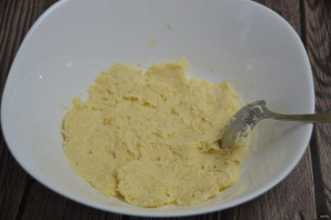 Сырные оладьи на молоке - фото шаг 5