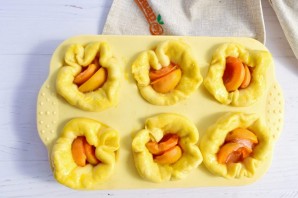 Пирожки с абрикосами - фото шаг 6