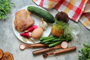 Холодный борщ с курицей и маринованной свеклой - фото шаг 1
