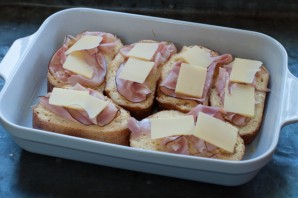 Горячие бутерброды с ветчиной и сыром - фото шаг 6