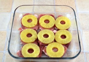 Свинина с ананасами и сыром - фото шаг 3