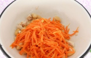 Салат с корейской морковью и курицей - фото шаг 2