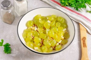 Салат с индейкой и виноградом - фото шаг 3