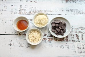 Шоколадные конфеты с воздушным рисом - фото шаг 1