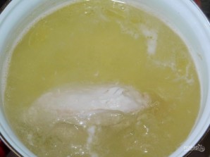 Сливочный суп-пюре с курицей и грецкими орехами - фото шаг 1