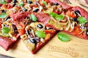 Пицца из свекольного теста с овощами и грибами - фото шаг 9