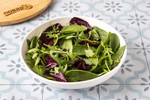 Салат со шпинатом, малиной и фетой - фото шаг 2