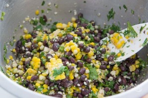 Мексиканский салат из кукурузы и фасоли - фото шаг 3