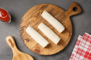 Сосиски в тесте "По-новому" с кетчупом и сыром - фото шаг 5