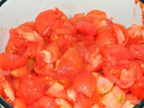Хреновая закуска из помидор - фото шаг 1