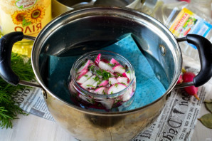 Салат из редиски на зиму - фото шаг 10