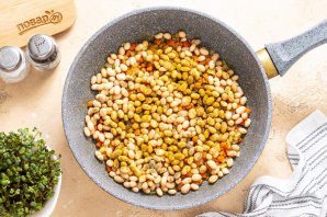 Фасоль с луком - фото шаг 8