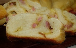 Хлеб с колбасой и сыром в хлебопечке - фото шаг 9
