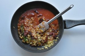 Курица по-средиземноморски с оливками - фото шаг 9