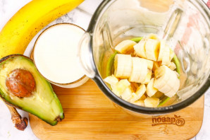 Смузи с авокадо и бананом - фото шаг 2