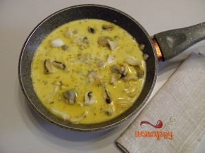 Морепродукты в сливочном соусе - фото шаг 3