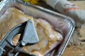 Куриные бедра с горчицей в духовке - фото шаг 3
