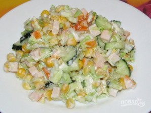 Салат с копчёной курицей и кукурузой - фото шаг 6