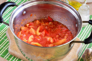 Лечо из перца и помидор с чесноком - фото шаг 8