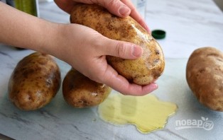 Запеченная картошка в кожуре - фото шаг 3