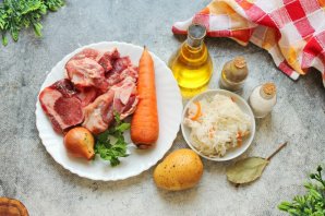 Щи с кислой капустой и мясом - фото шаг 1