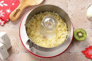 Новогодний салат "Нефритовый браслет" - фото шаг 3