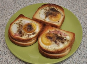 Бутерброды в духовке с яйцом - фото шаг 8