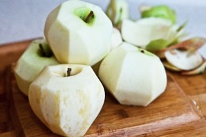 Шарлотка на простокваше с яблоками - фото шаг 2