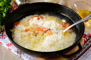 Рассыпчатый рис в сковороде - фото шаг 5