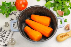 Салат из моркови с чесноком - фото шаг 3