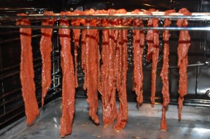 Вяленое мясо в духовке - фото шаг 4