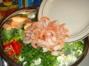 Овощной салат с креветками и лимоном - фото шаг 18