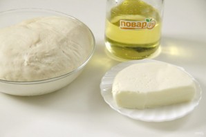 Лепешки с сыром сулугуни - фото шаг 1