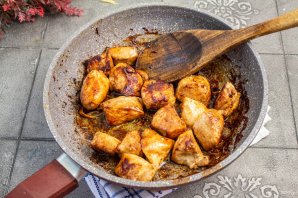 Филе куриное в соевом соусе на сковороде - фото шаг 6