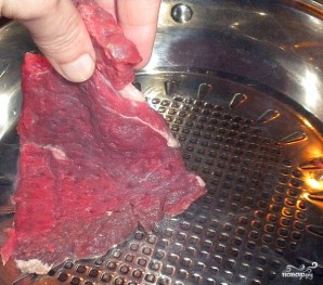 Мясо по-французски в духовке с грибами - фото шаг 2
