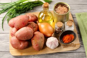 Жареная картошка с тушёнкой на сковороде - фото шаг 1
