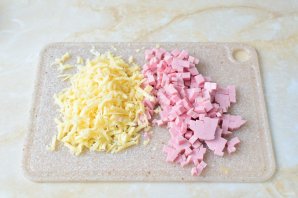 Оладьи с сыром и колбасой - фото шаг 6