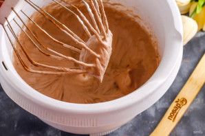 Шоколадно-бисквитные пирожные - фото шаг 6