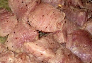 Шашлык на сковороде из свинины - фото шаг 8