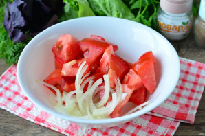 Острый салат с помидорами и перцем чили - фото шаг 4