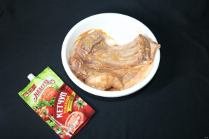 Запечёная грудинка с соусом из кетчупа "Махеевъ" Беларусь - фото шаг 4