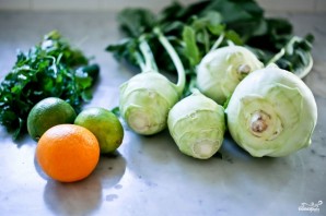 Салат с кольраби и зеленью - фото шаг 1