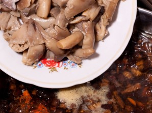 Суп из консервированных грибов   - фото шаг 9