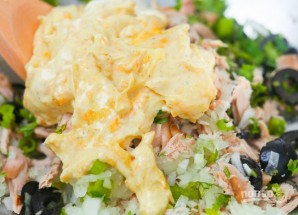 Салат из тунца с соусом "Табаско" - фото шаг 3
