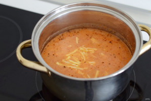 Суп с помидорами, сыром и кетчупом - фото шаг 7