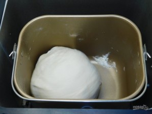 Молочный хлеб с чесноком в хлебопечке - фото шаг 4